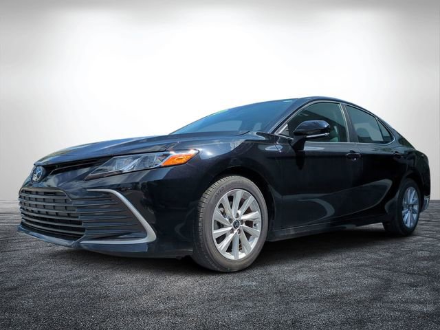 Used 2022 Toyota Camry LE w/ Convenience Package FWD image 7