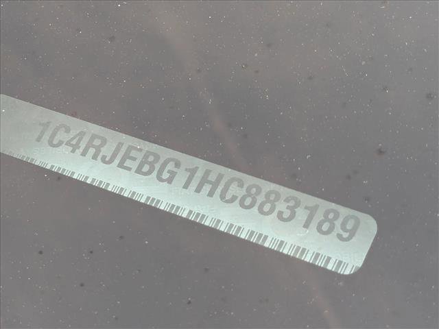 Used 2017 Jeep Grand Cherokee Limited image 23