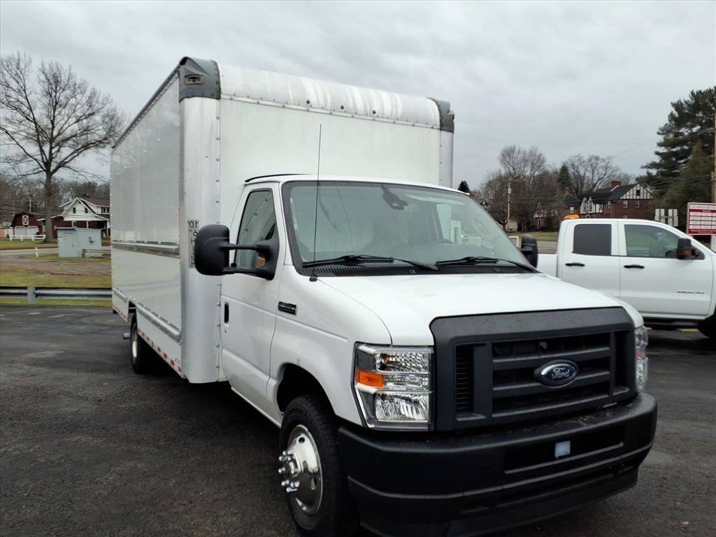 Used 2021 Ford E-350 and Econoline 350 Super Duty image 3