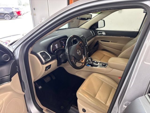 Used 2021 Jeep Grand Cherokee Limited w/ Trailer Tow Group IV AWD/4WD image 15