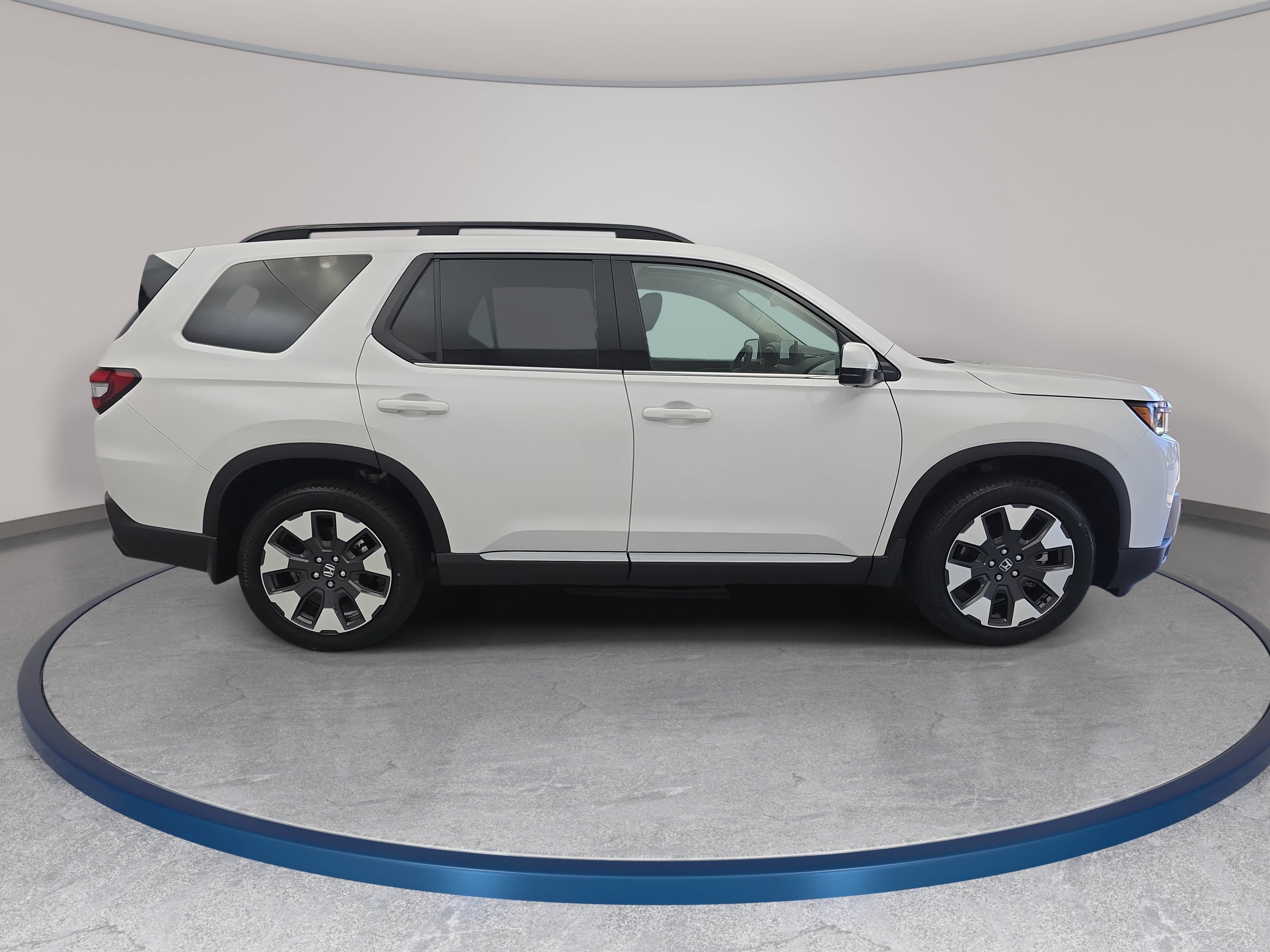 New 2026 Honda Pilot Touring image 4