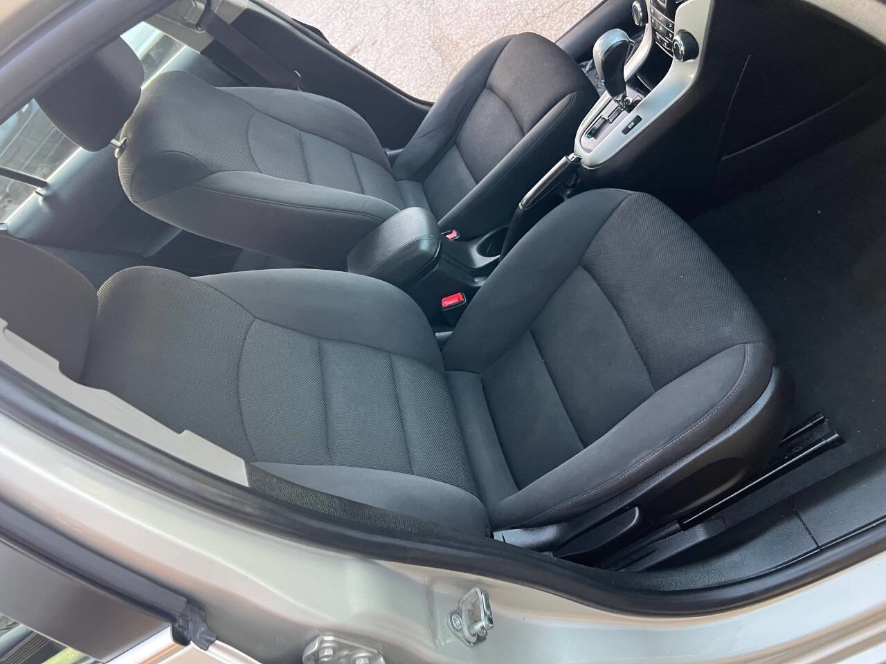 Used 2016 Chevrolet Cruze LT image 18