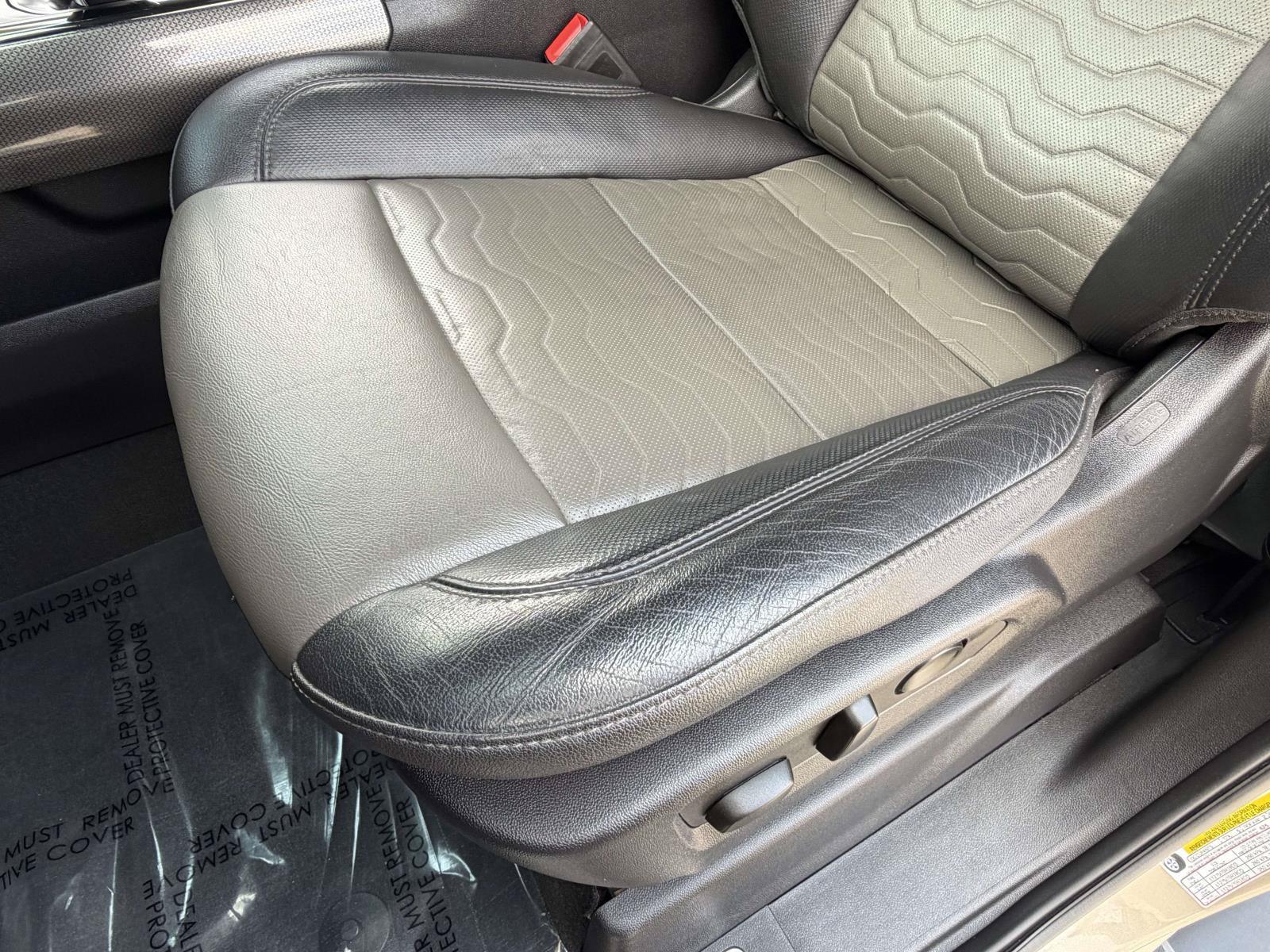 Used 2023 Chevrolet Silverado 1500 ZR2 w/ Technology Package AWD/4WD image 24