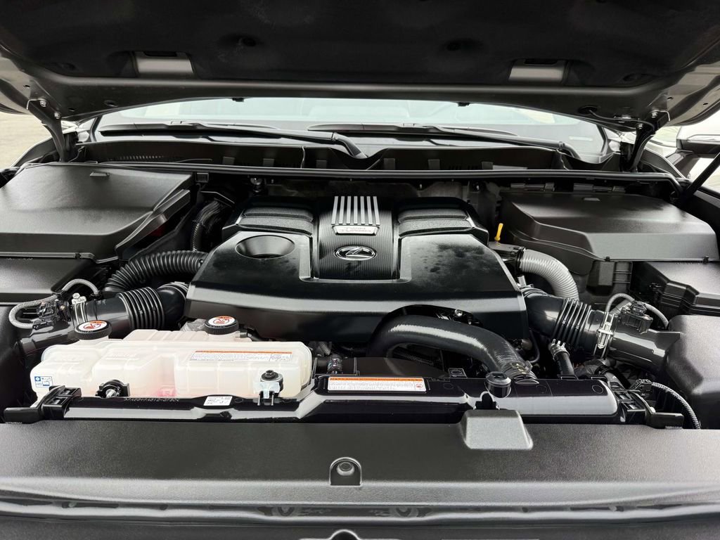 Used 2025 Lexus LX 600 4WD w/ Accessory Package (Z1) image 30