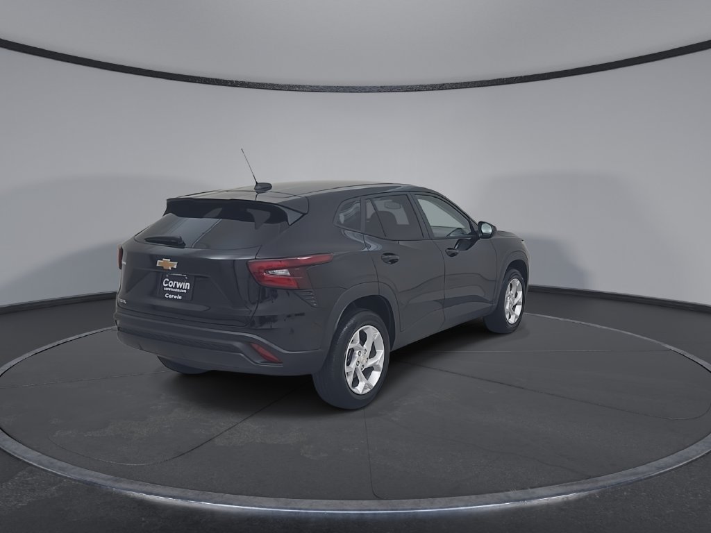 Used 2026 Chevrolet Trax LS w/ LS Convenience Package FWD image 15