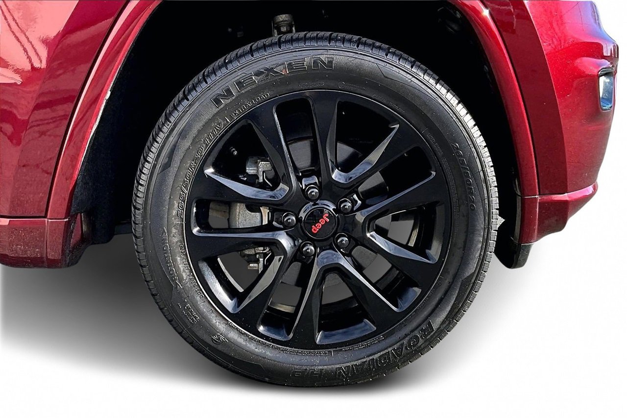 Certified 2018 Jeep Grand Cherokee Altitude image 32