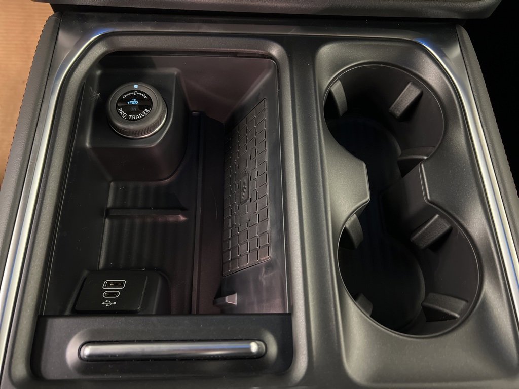 New 2025 Ford Expedition Active image 15