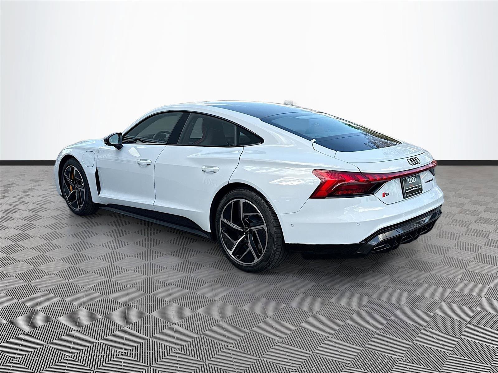 Used 2024 Audi RS e-tron GT w/ Carbon Performance Package AWD/4WD image 5