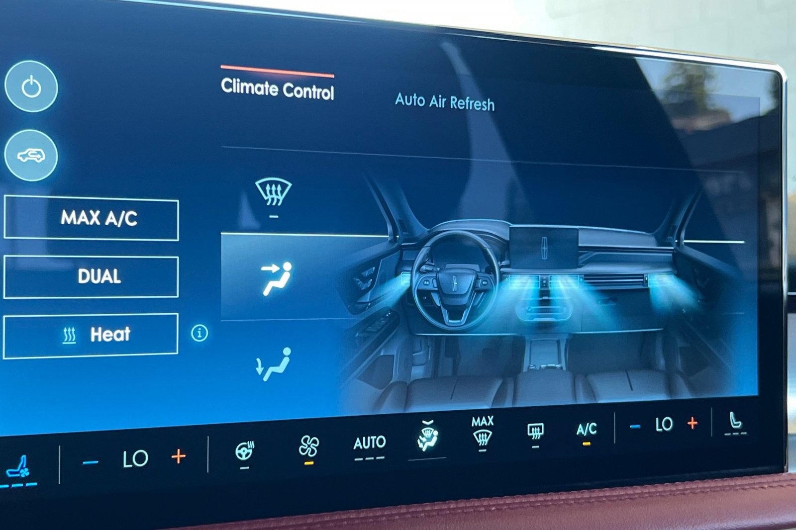Certified 2025 Lincoln Corsair Grand Touring w/ Equipment Group 302A AWD/4WD image 21