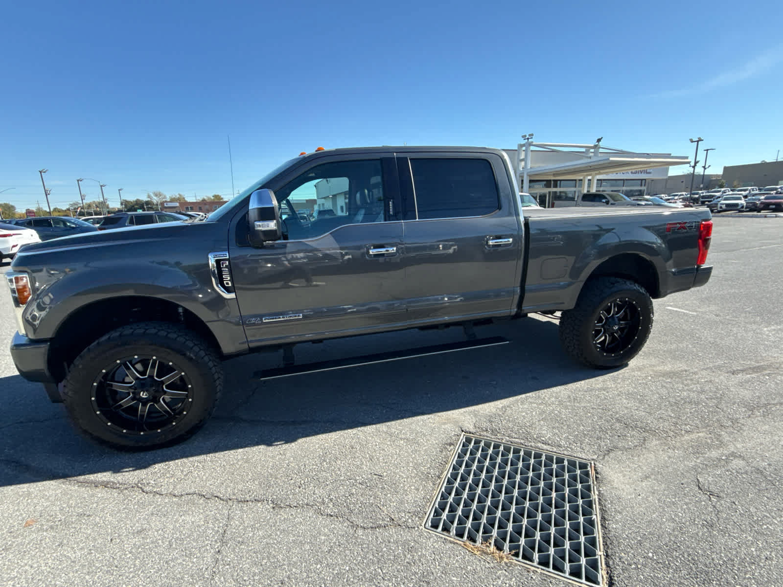 Used 2017 Ford F250 Platinum w/ Platinum Ultimate Package AWD/4WD image 5