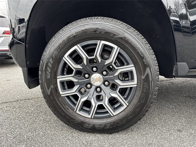 Used 2024 Chevrolet Colorado LT w/ LT Convenience Package III image 11