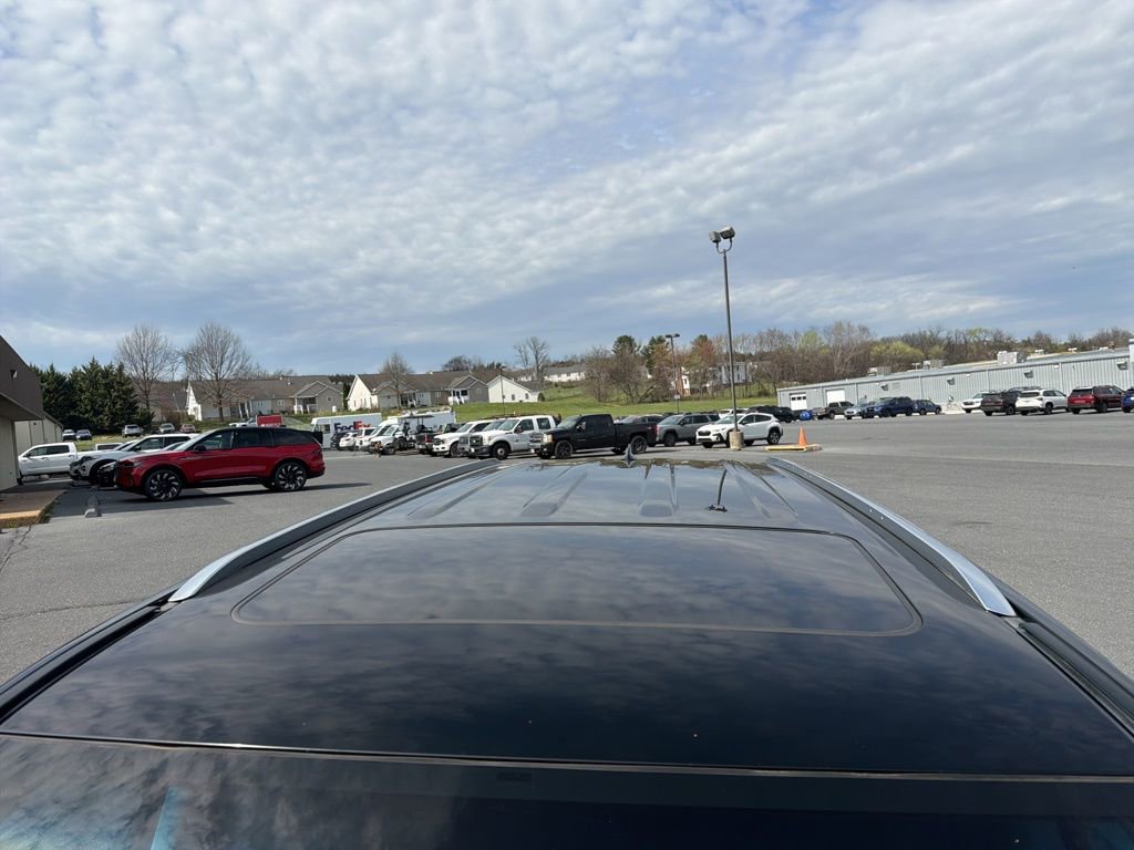 Used 2016 Lexus LX 570 4WD w/ Luxury Package image 9