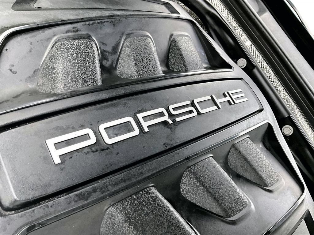 Used 2017 Porsche Macan GTS AWD/4WD image 34
