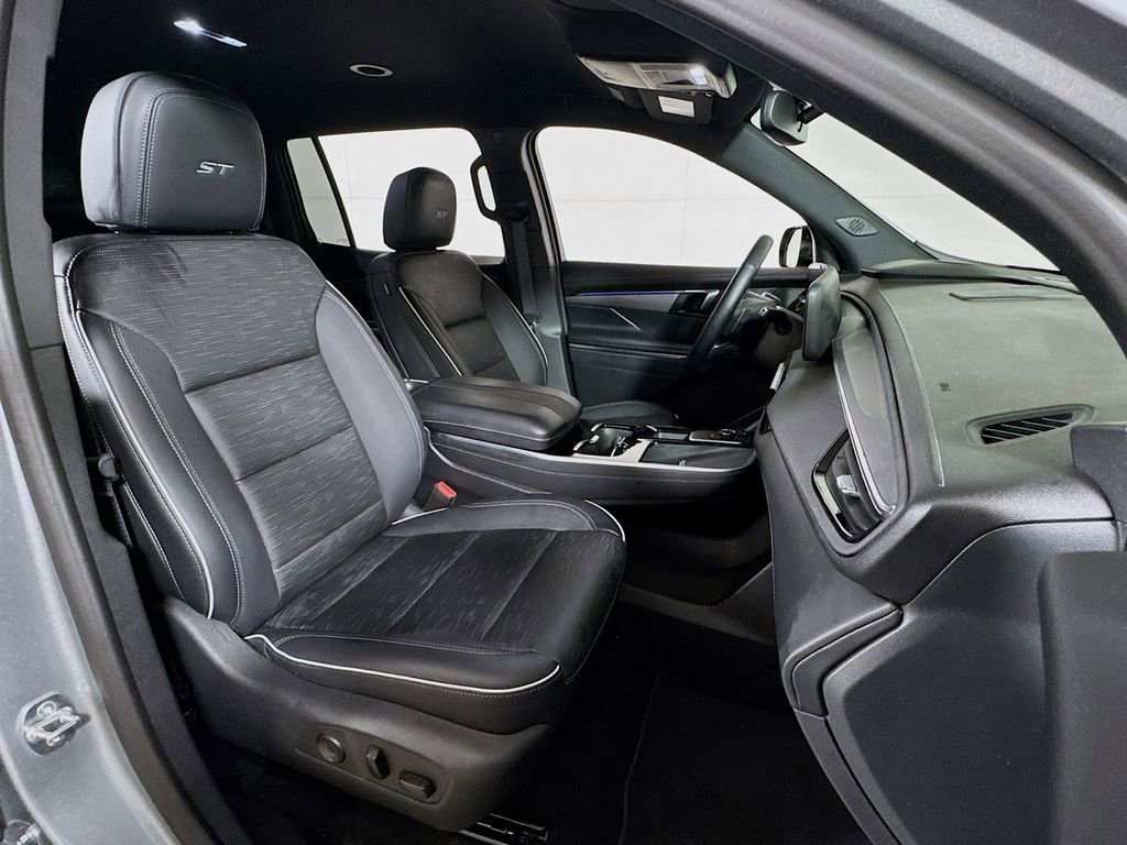 Used 2026 Buick Enclave Sport Touring FWD image 28