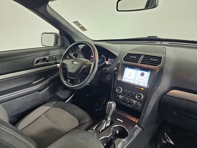 Used 2019 Ford Explorer XLT w/ Equipment Group 201A image 10