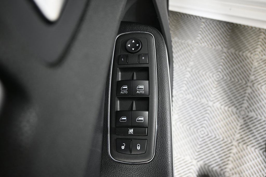 Used 2023 Chrysler 300 Touring L w/ Popular Equipment Group image 19