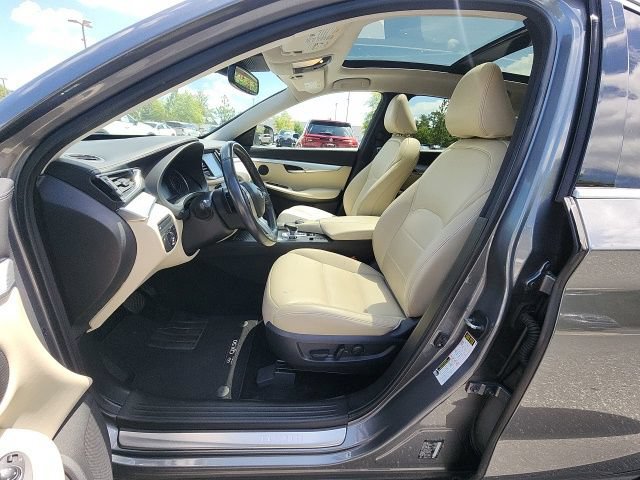 Used 2019 INFINITI QX50 Luxe w/ Navigation Package FWD image 22