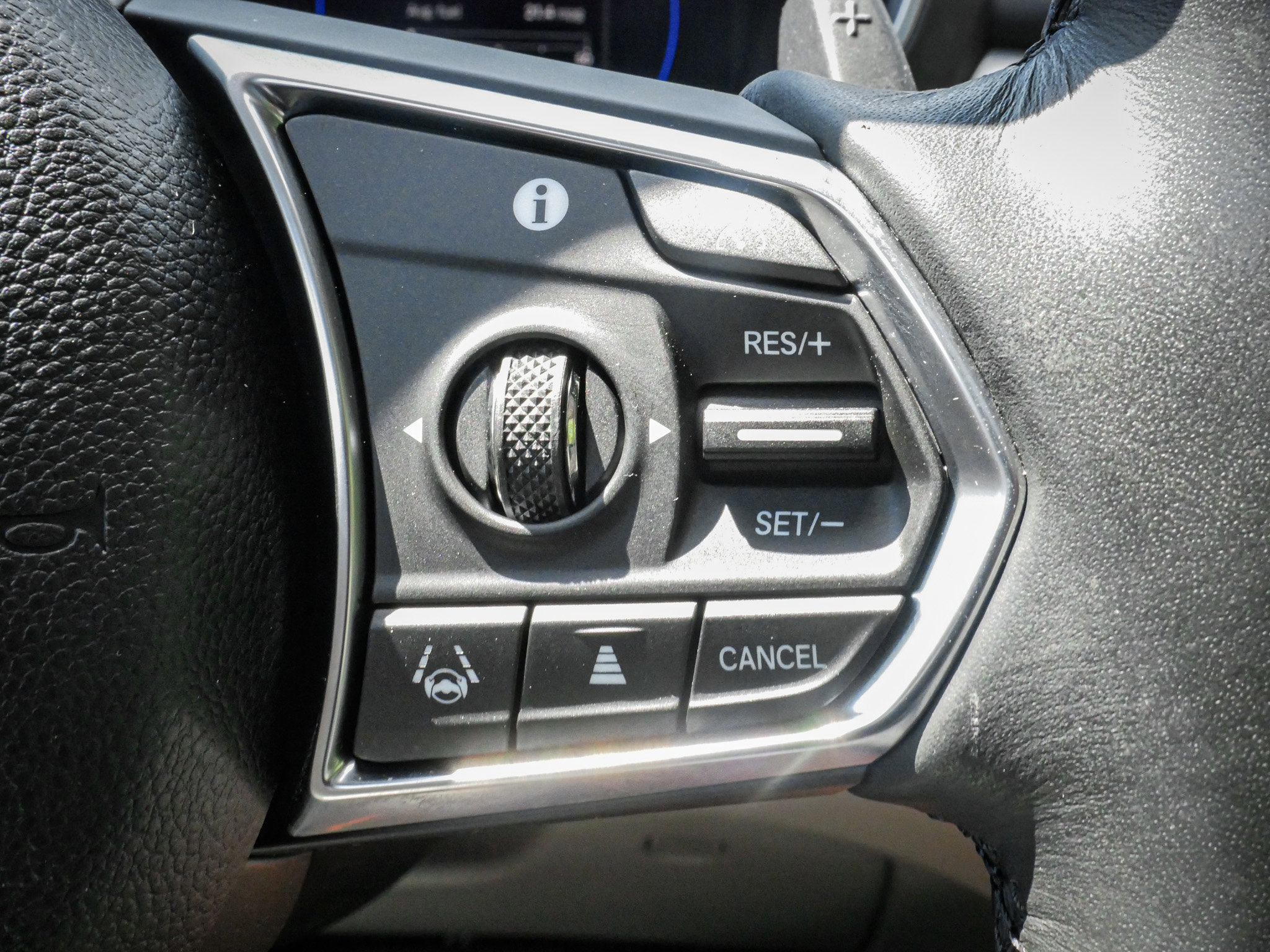 Used 2025 Acura MDX SH-AWD w/ Technology Package image 20