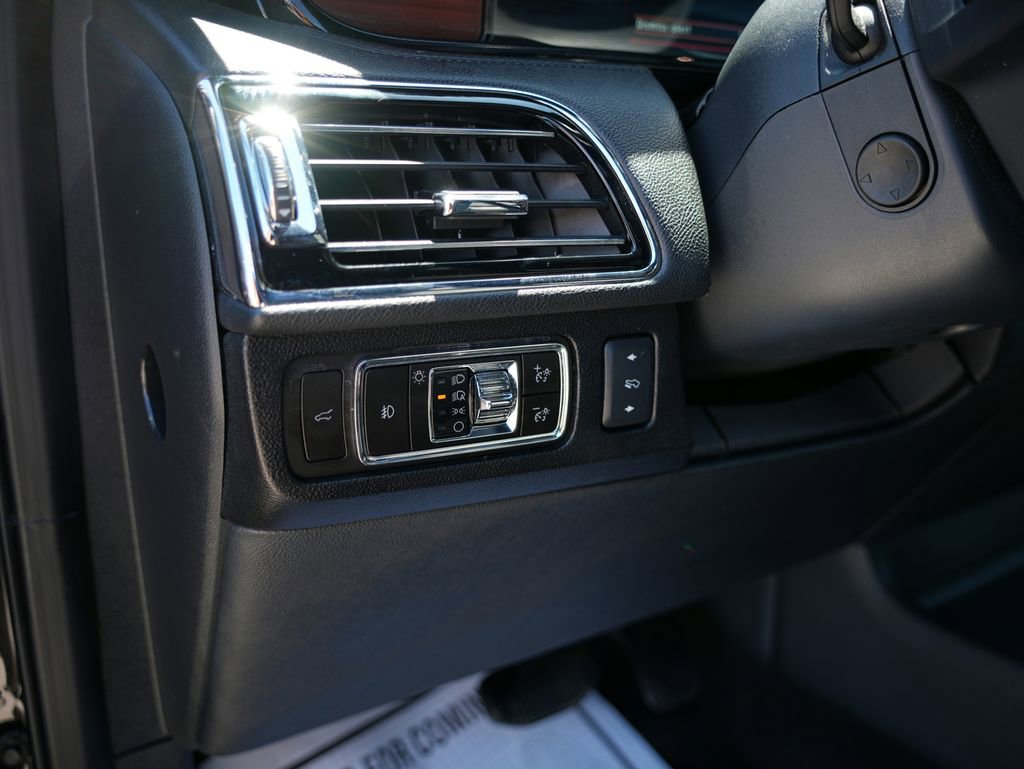 Used 2023 Lincoln Navigator L Reserve AWD/4WD image 19