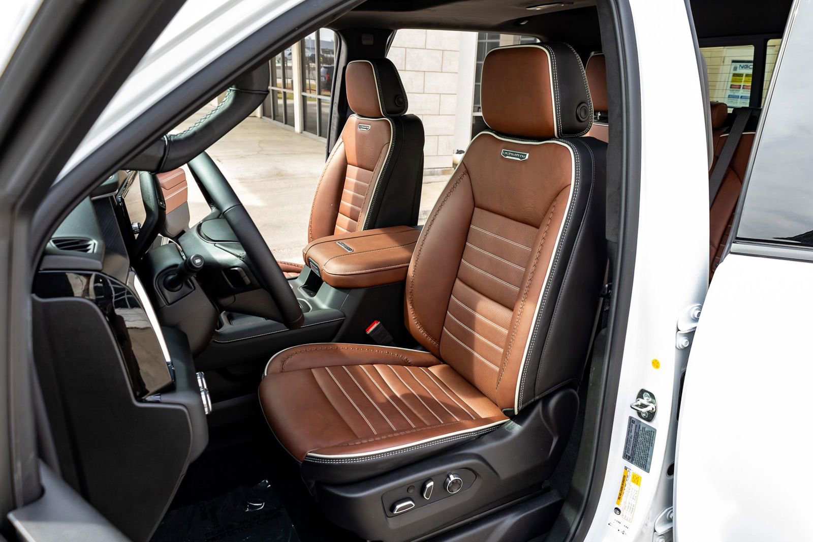 Used 2026 GMC Sierra 3500 Denali Ultimate image 28