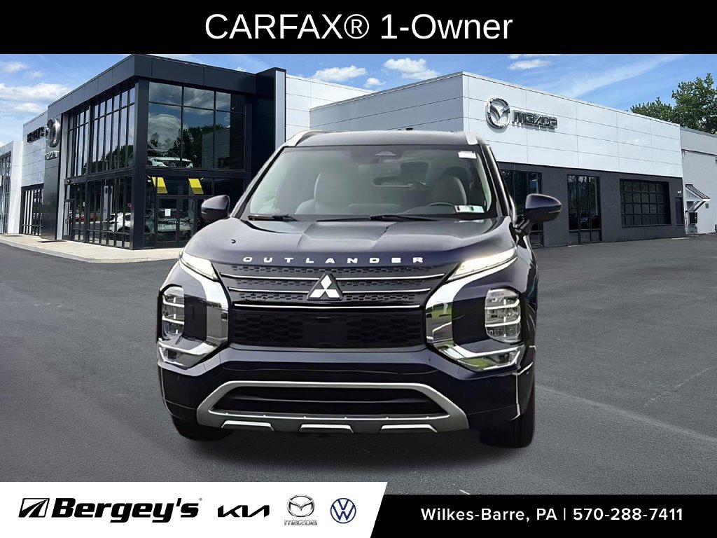 Used 2023 Mitsubishi Outlander SEL AWD/4WD image 3