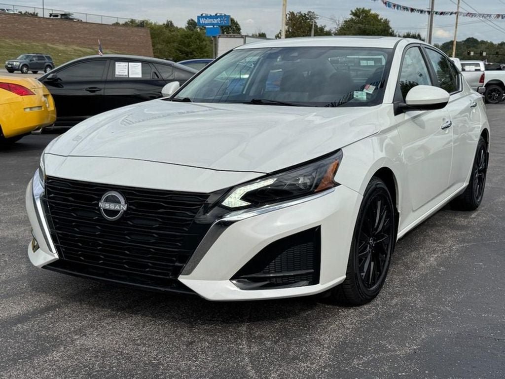 Used 2025 Nissan Altima 2.5 SV w/ SV Special Edition Package FWD image 9