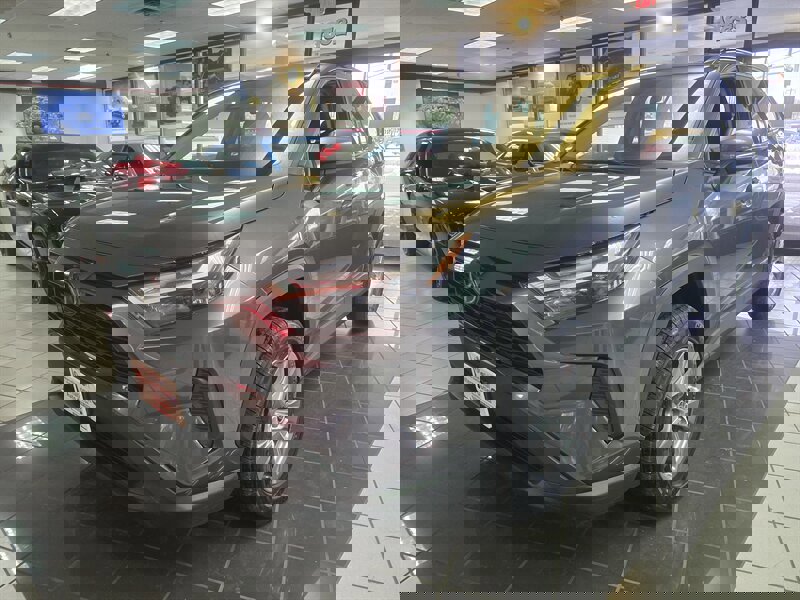 Used 2022 Toyota RAV4 XLE image 7