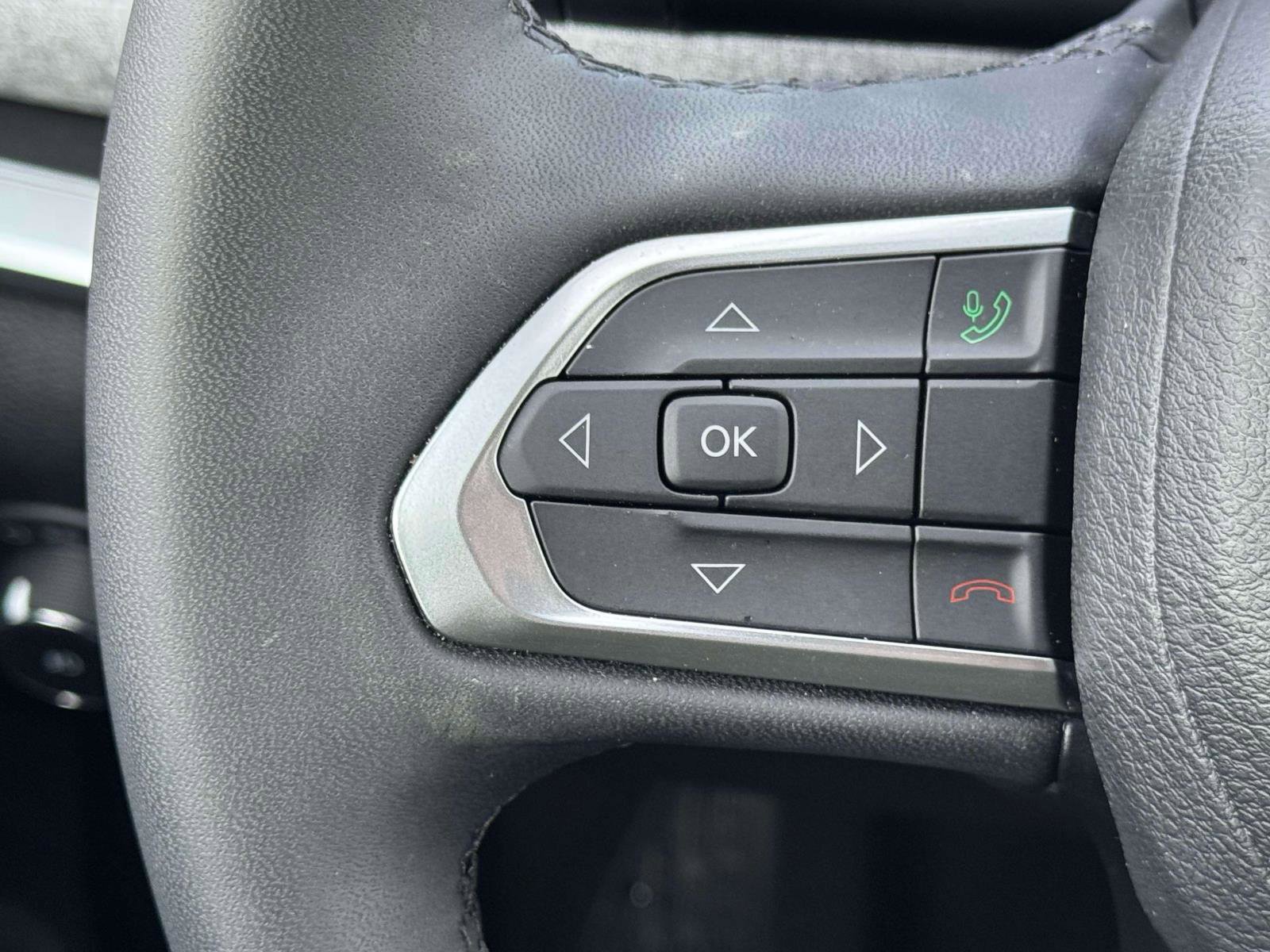 Used 2023 Jeep Compass Latitude w/ Convenience Group image 19