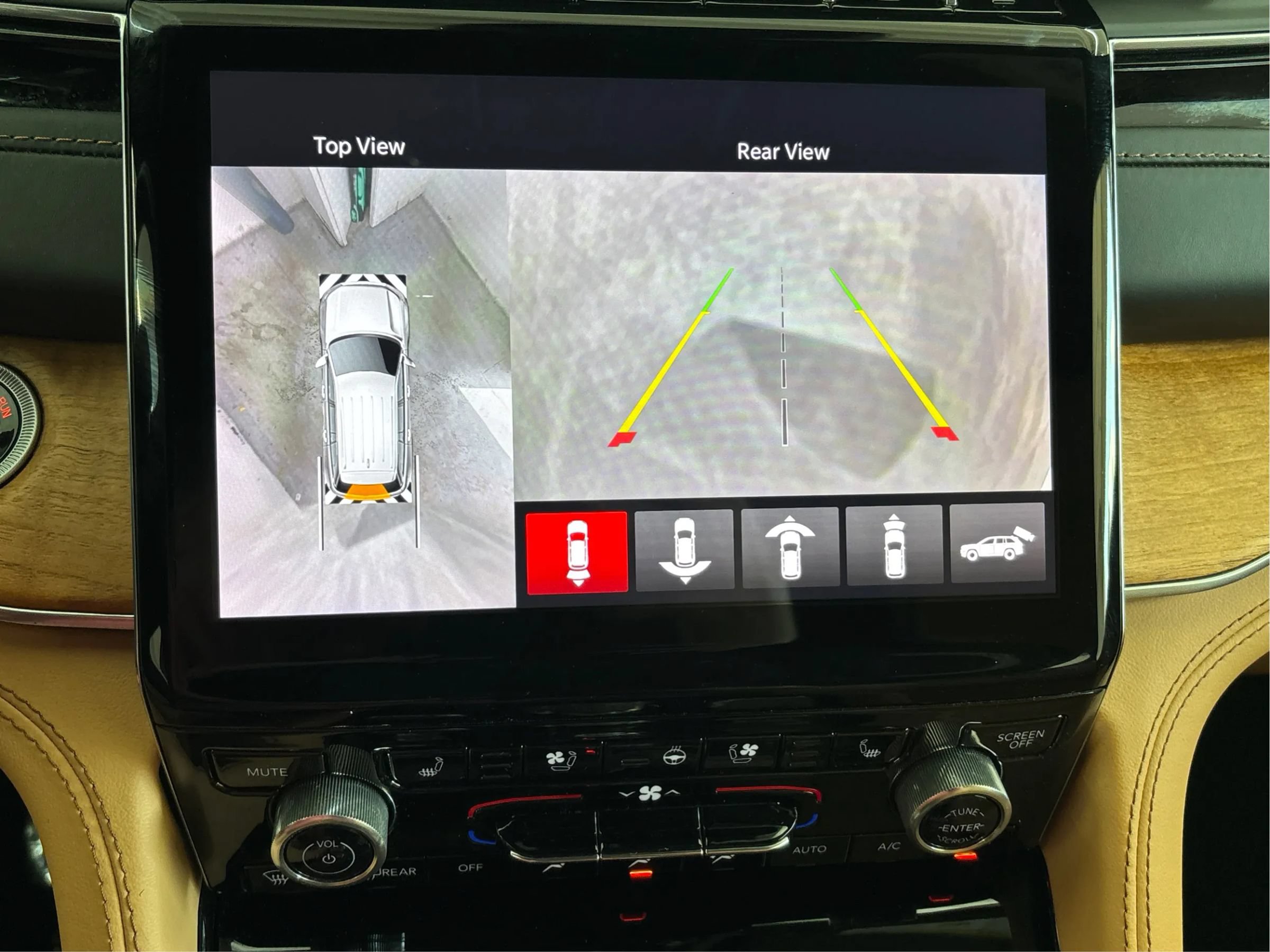 Used 2023 Jeep Grand Cherokee Summit AWD/4WD image 36