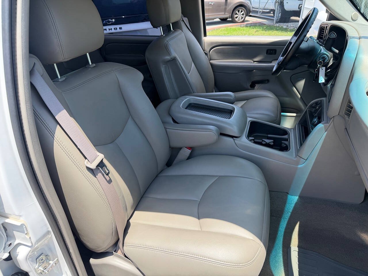 Used 2006 Chevrolet Silverado 2500 LT w/ Onstar Plus Package AWD/4WD image 35