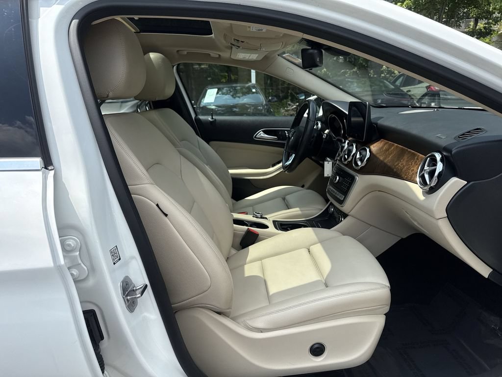 Used 2019 Mercedes-Benz GLA 250 4MATIC w/ Premium Package image 26