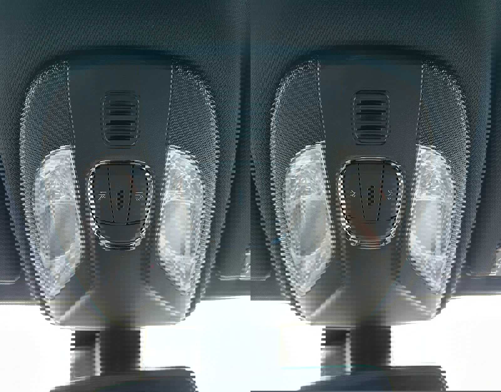 Used 2024 Jeep Compass Limited image 29