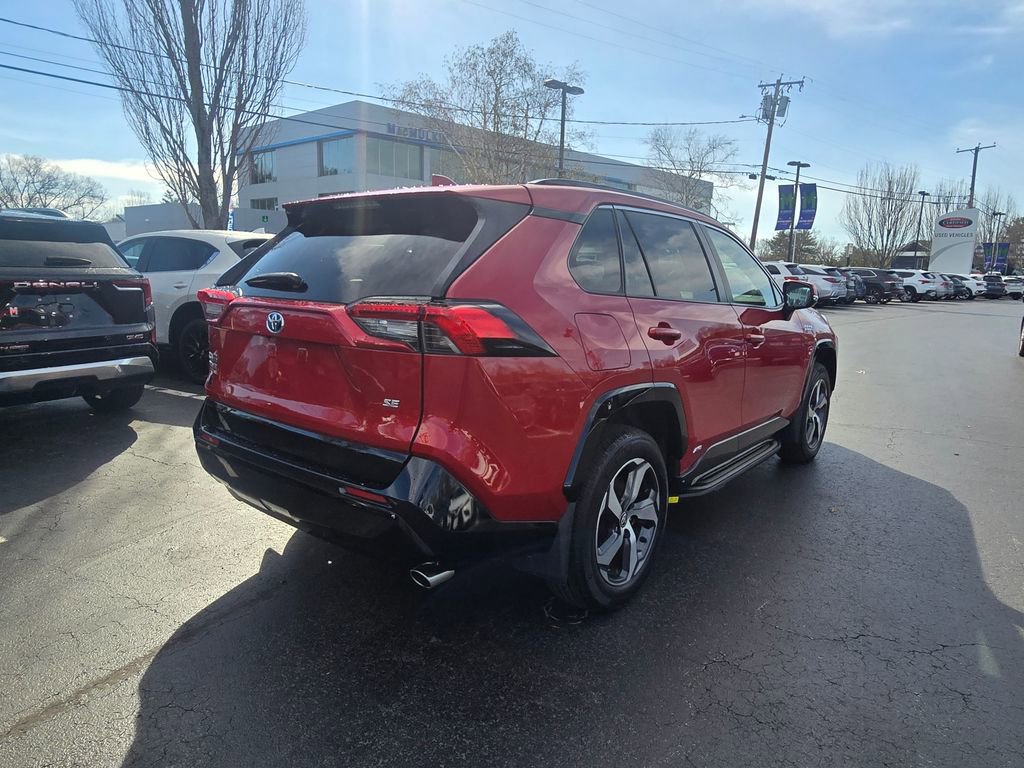 Used 2021 Toyota RAV4 SE w/ Weather & Moonroof Package AWD/4WD image 7