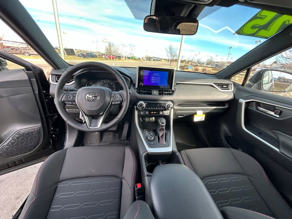 Used 2025 Toyota RAV4 SE image 13