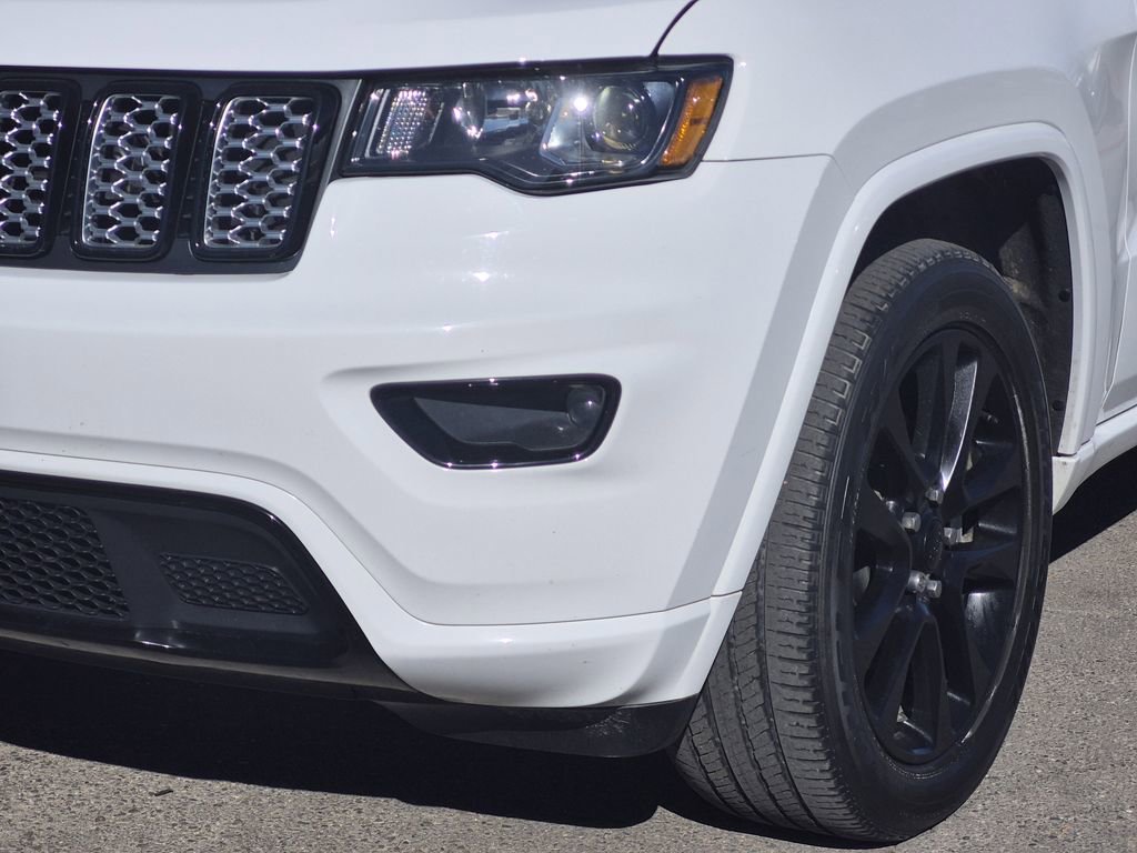 Used 2019 Jeep Grand Cherokee Altitude image 5