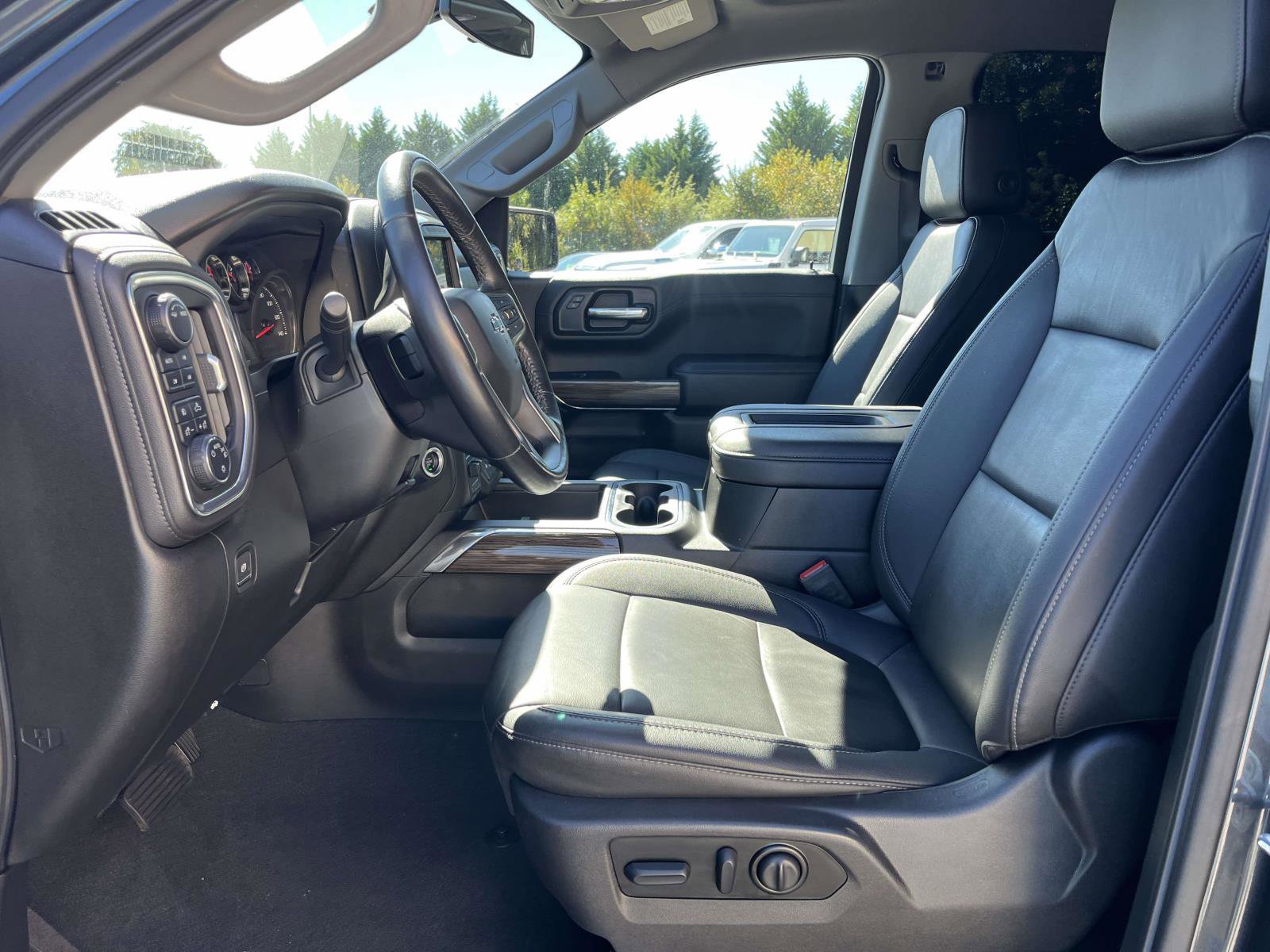 Used 2022 Chevrolet Silverado 1500 LT Trail Boss w/ Convenience Package II image 17