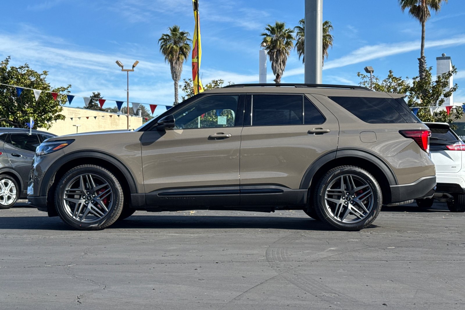 New 2026 Ford Explorer ST w/ Sun And Sound Package AWD/4WD image 7