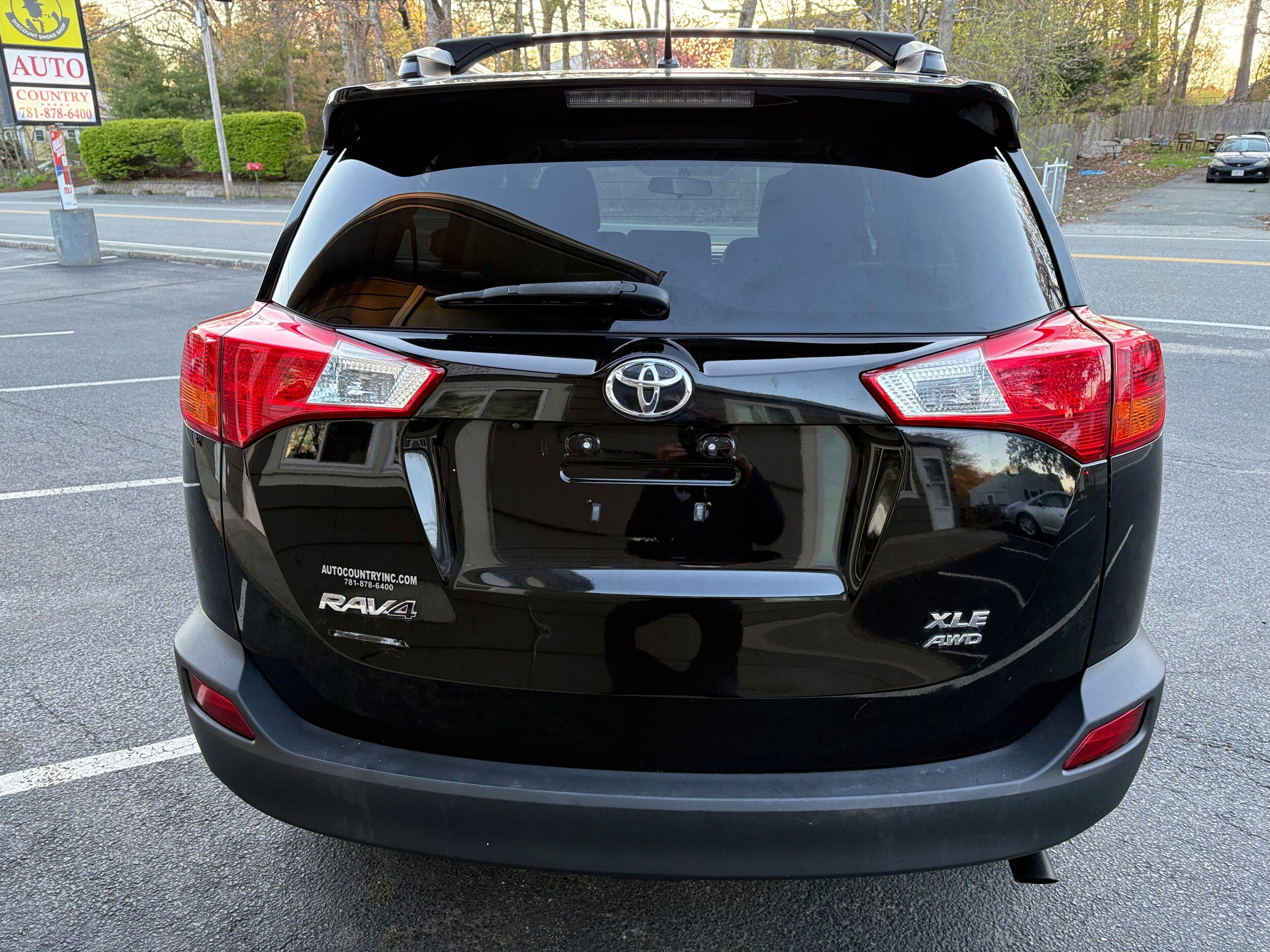 Used 2013 Toyota RAV4 XLE AWD/4WD image 6