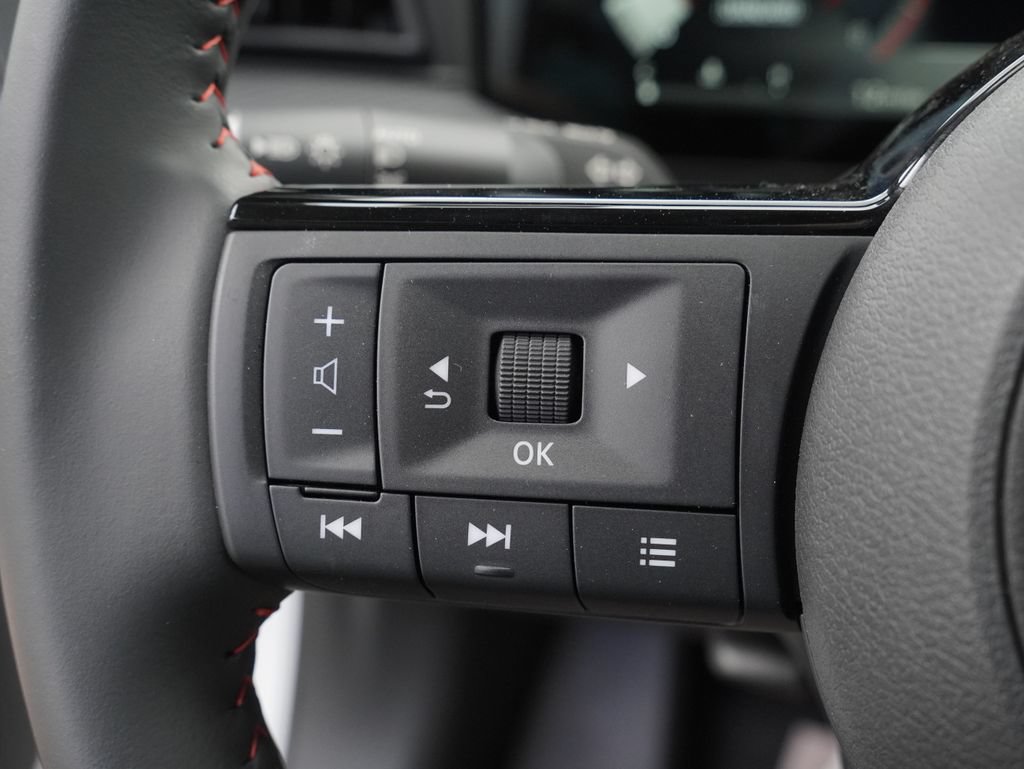 New 2026 Nissan Kicks SR FWD image 12