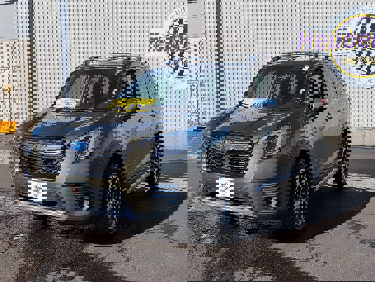 Used 2023 Subaru Forester Touring image 3