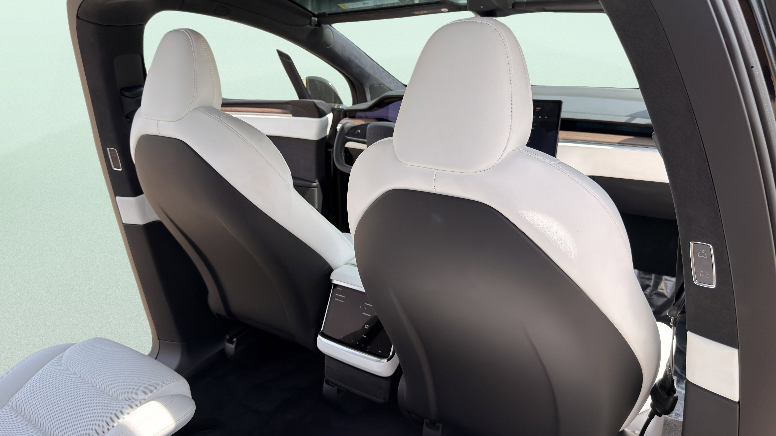Used 2023 Tesla Model X image 47