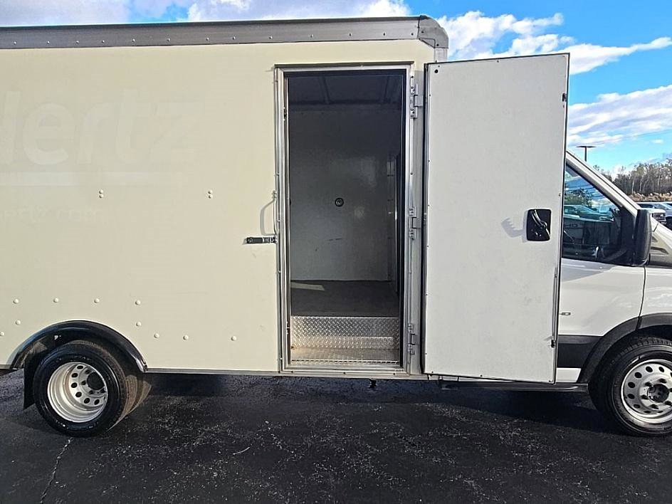 Used 2022 Ford Transit 350 DRW image 25