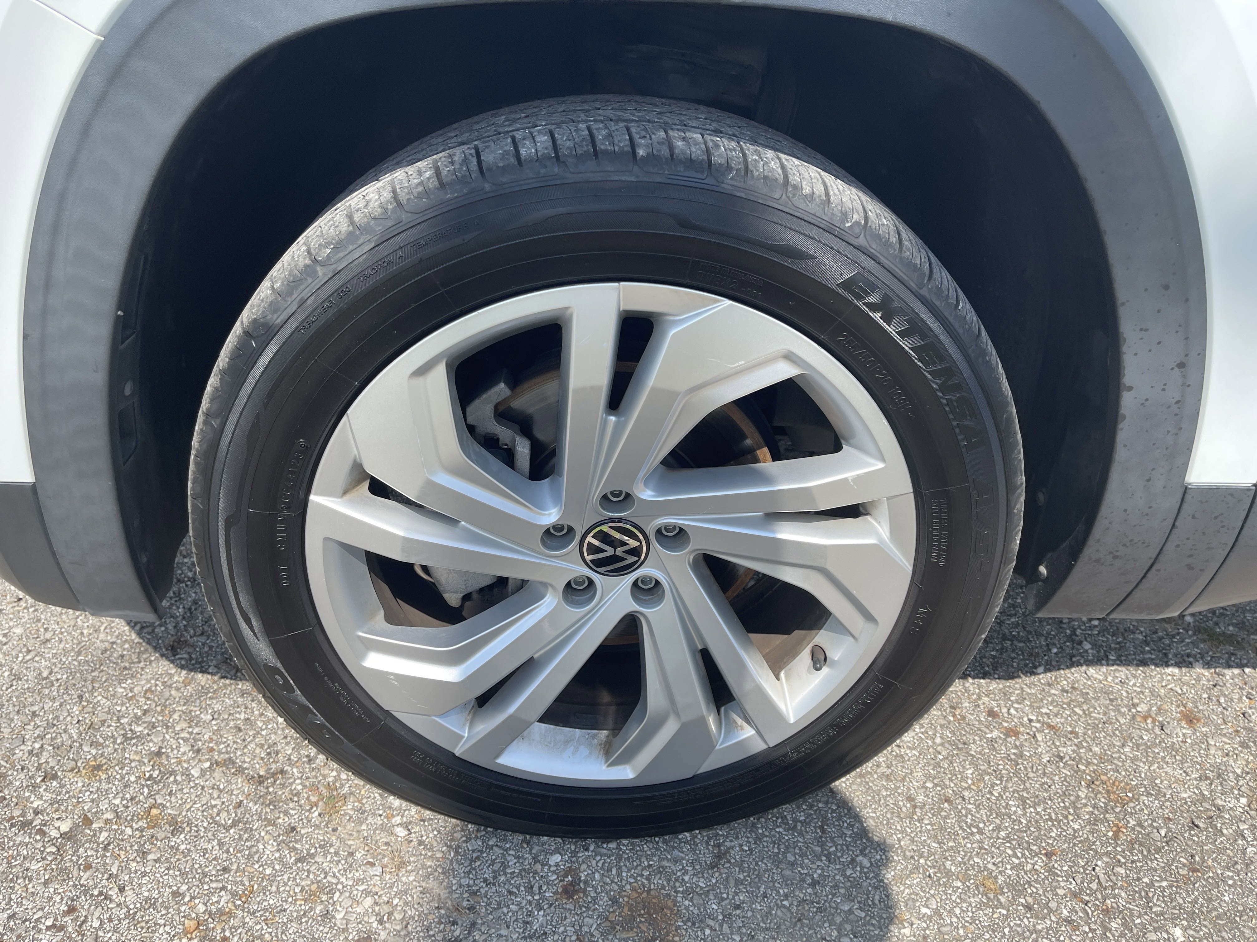 Used 2020 Volkswagen Atlas Cross Sport SEL image 11