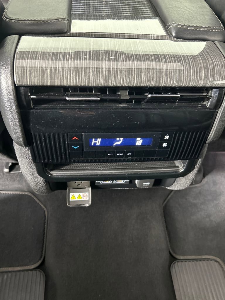 Used 2022 Jeep Wagoneer Series II w/ Premium Group I image 19