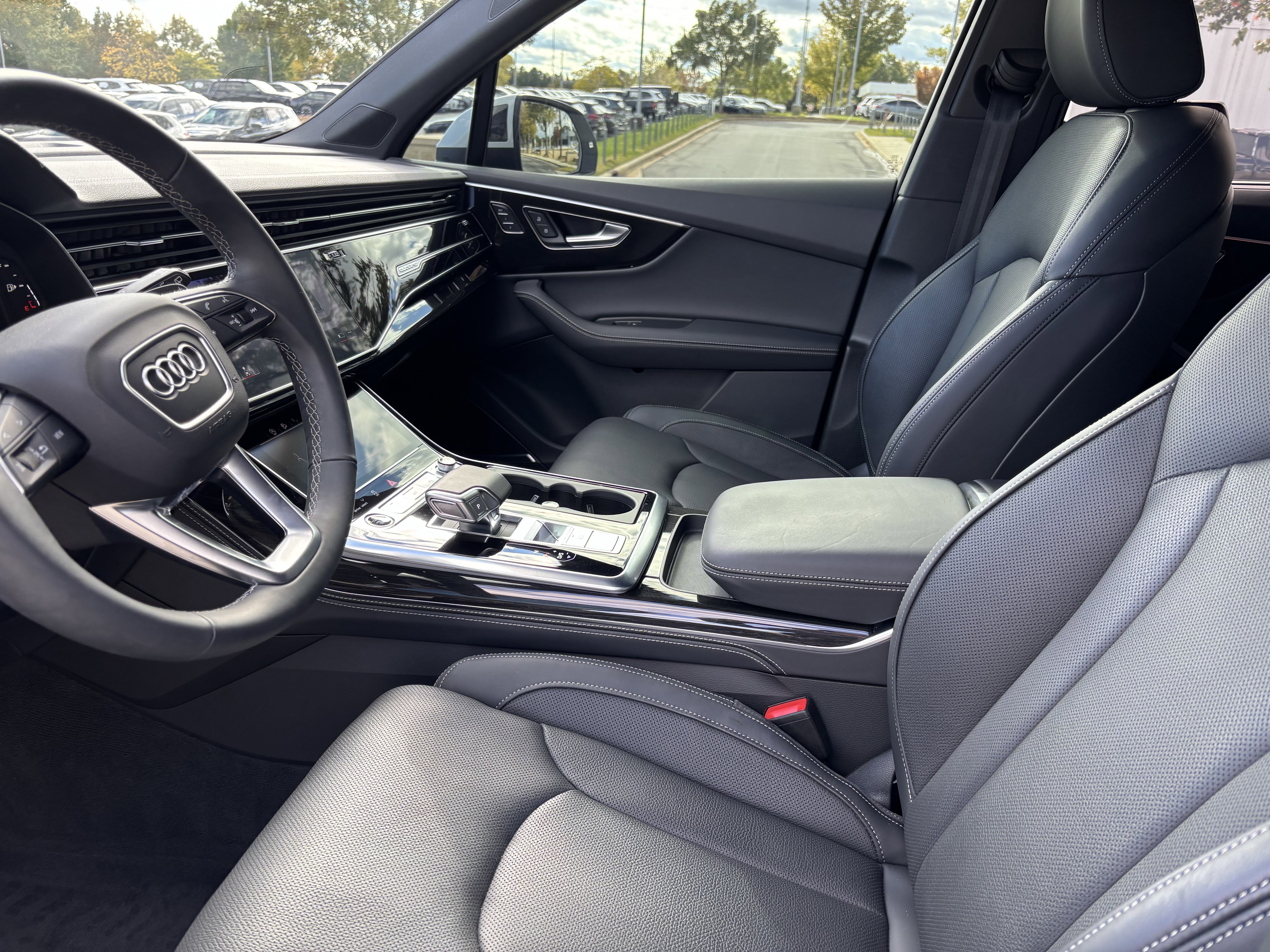 Used 2025 Audi Q7 3.0T Prestige image 17