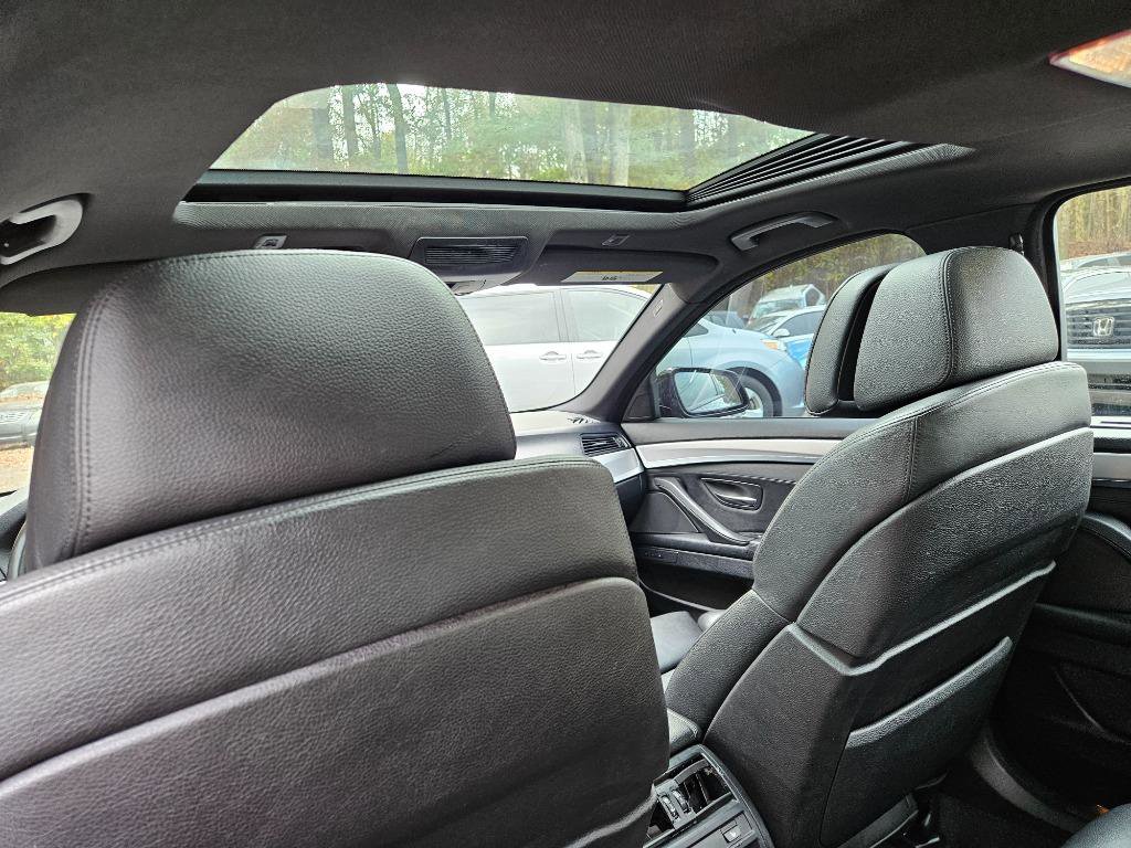 Used 2013 BMW 550i xDrive Sedan AWD/4WD image 27