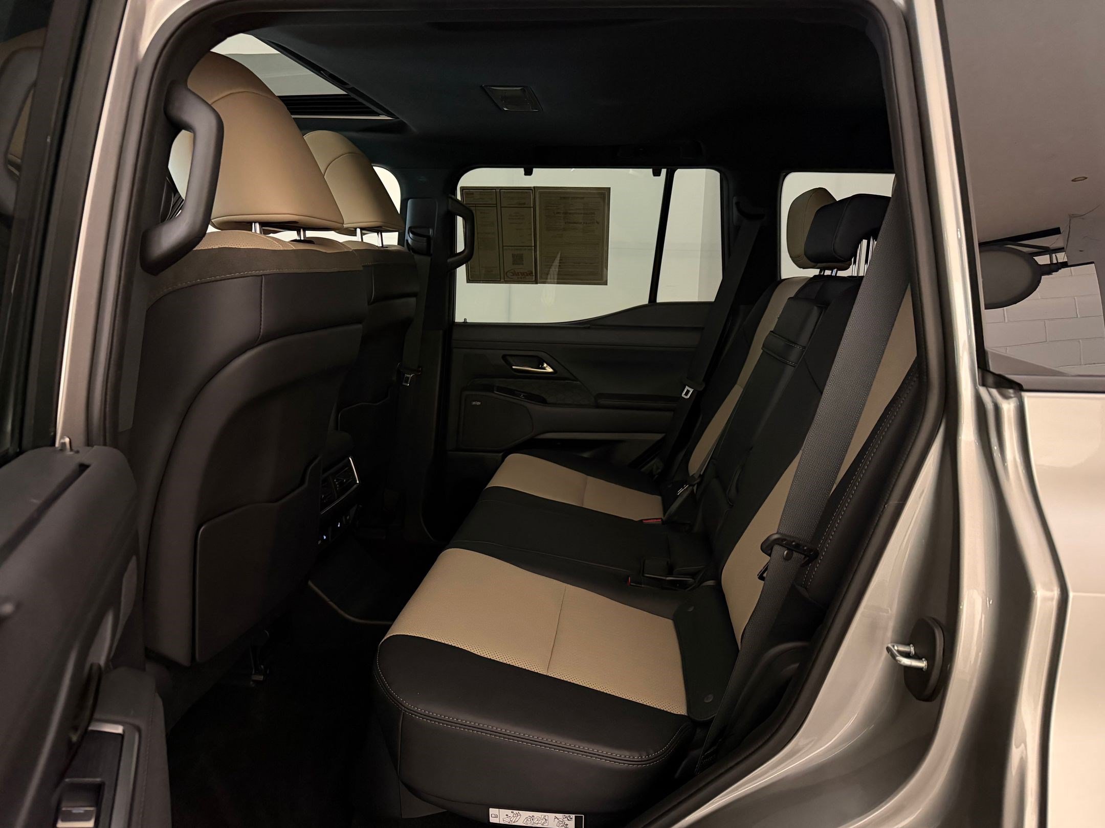 Used 2024 Lexus GX 550 AWD/4WD image 25