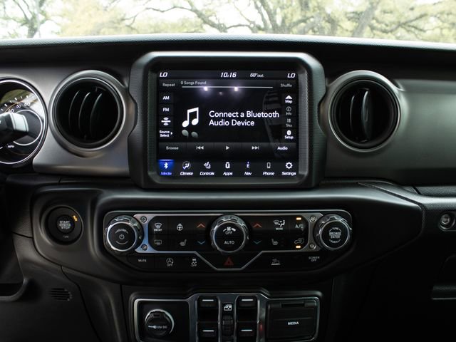 Used 2021 Jeep Gladiator Willys image 22