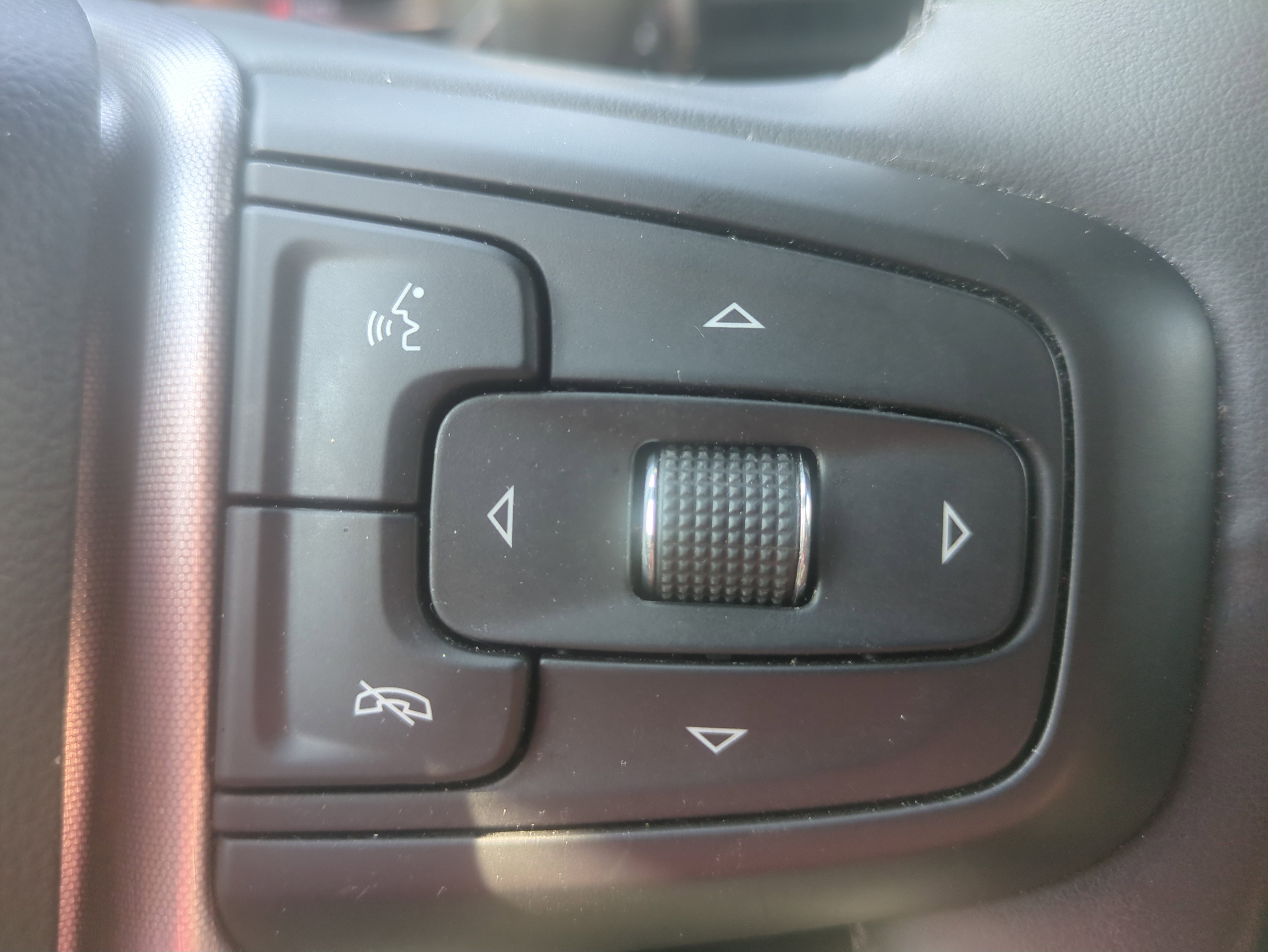 Used 2024 GMC Sierra 1500 SLE image 14