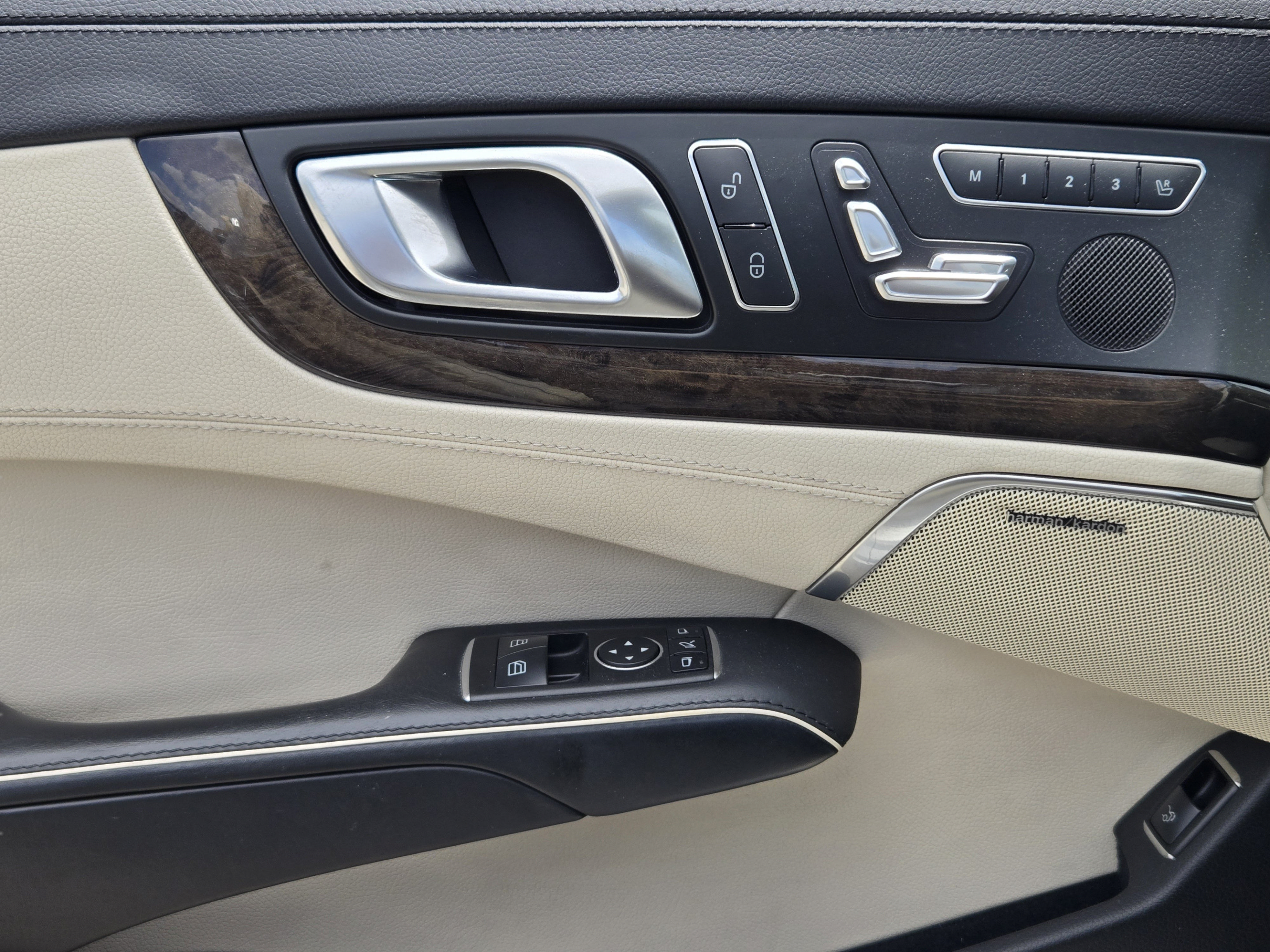 Used 2014 Mercedes-Benz SL 550 image 22